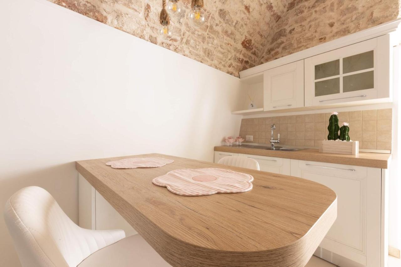 B&B La Finestra Sui Giardini Santeramo in Colle Bagian luar foto