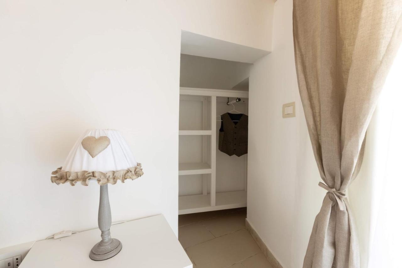 B&B La Finestra Sui Giardini Santeramo in Colle Bagian luar foto